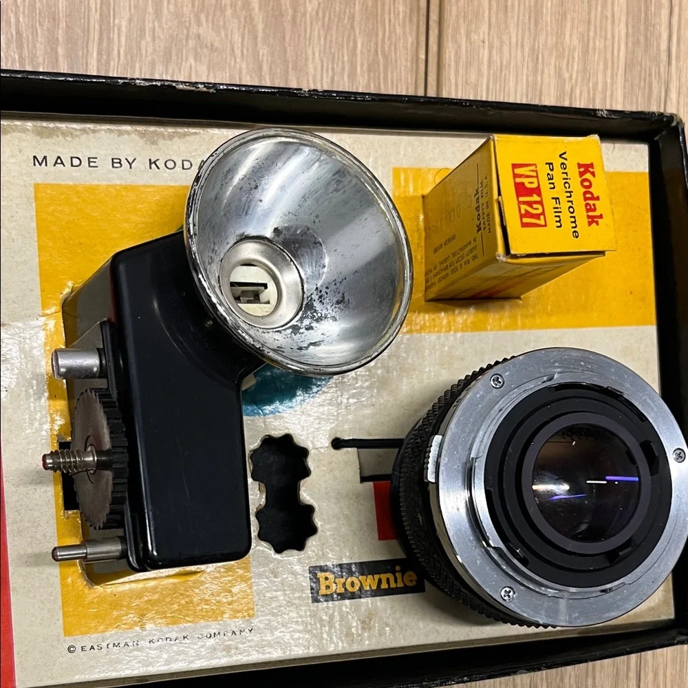Kodak Brownie Vintage Starflex Black and Silver Camera Set